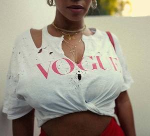 Hot Or Not Porn - Beyonce showing off her curves in a ripped 'Vogue' T-shirt Â· Beyonce Shirt PornCasual ...