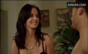 Jules Cougar Town - COURTENEY COX in COUGAR TOWN (2009-2015)