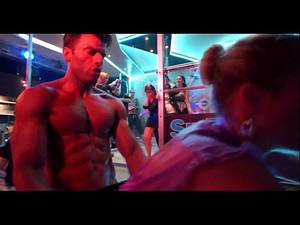 bodybuilder fucks girl - 