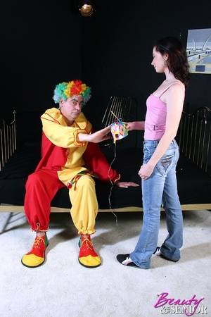 Clown Getting Blowjob - Retired depressed clown - XXX Dessert - Picture 2 ...