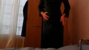 Crossdressers Gowns Formal Porn - Sexy crossdresser stealing roommate prom dress - XVIDEOS.COM