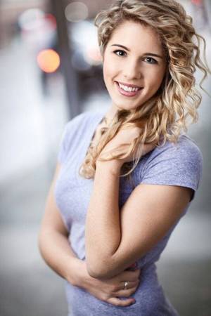 Arrow Felicity Sexy - Emily Bett Rickards | FELICITY SMOAK | ARROW