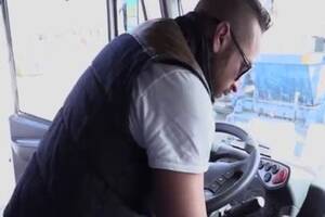 Bus Driver Gay Porn - Hitchhiker bonks Truck Driver - Gold GayTube