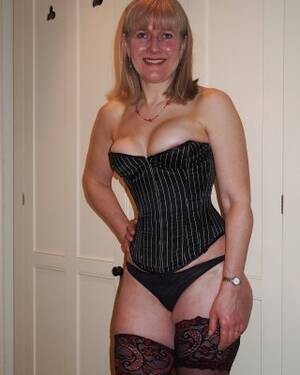 Mom Corset Porn - Mom tries on the babysitters corset Porn Pictures, XXX Photos, Sex Images  #1734084 - PICTOA