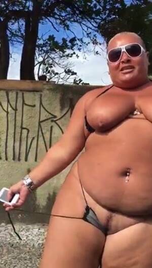 Bbw Tan Porn - Tanned BBW in Public - ThisVid.com