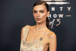 Emily Ratajkowski Hardcore Porn - Emily Ratajkowski says Robin Thicke groped her on 'Blurred Lines' video  shoot