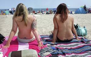 beach nude wife on vacation - NH to US Supreme Court: Leave nudity laws to the locals