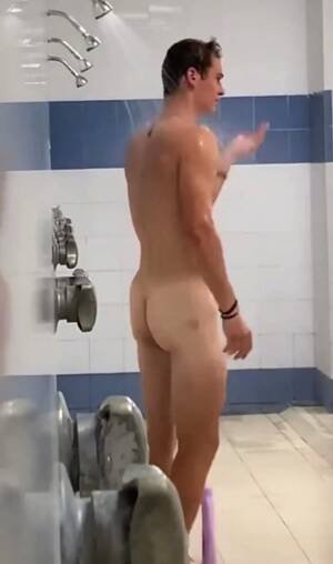 gym shower blond - Showers: Gym Showers - video 4 - ThisVid.com