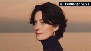 Carrie Anne Moss Having Sex - Carrie-Anne Moss Resurrects Her 'Matrix' Action-Hero Role - The New York  Times