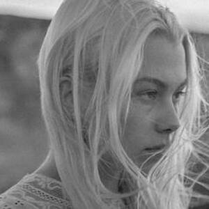 dena cali black porn - Phoebe Bridgers despide su gran aÃ±o con un nuevo vÃ­deo.LOFF.IT VÃ­deo, letra  e informaciÃ³n.