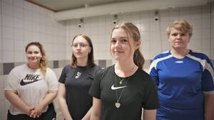 Norwegian Teacher - Norwegian students have stopped showering after school gym class. Is this a  problem in Finland as well? I'm curious about Finnish culture surrounding  nudity as I suspect this is a problem in