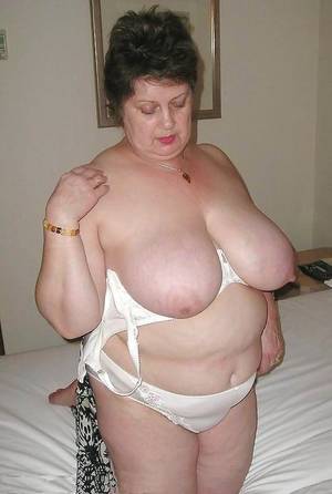 mature boobs in bra - ... granny-big-boobs489.jpg ...