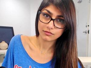 Controversial Arab Female Porn Star Khalifa - Mia Khalifa says Islamic State threatening to behead her