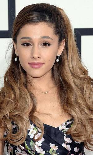 Ariana Grande 2016 Naked Porn - Ariana Grande's beauty looks over time