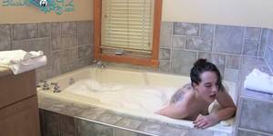 jacuzzi masturbation - 