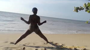 ebony nude beach sports - Ebony woman doing some exercise naked on the beach - XVIDEOS.COM