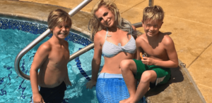 Britney Spears Feet Porn - Britney Spears Is Now A Profoundly Single Mermaid With A Foot Fetish |  MuuMuse