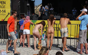 naked concert babes - September 24th, 2015 admin