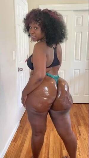 bbw xxx twerk - Big booty BBW twerking in thong