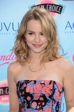 Disney Lesbian Porn Bridgit Mendler - Former Disney Star and MIT Student Bridgit Mendler Teases New Music â€“ Celeb  Secrets