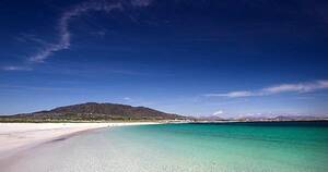 Bizarre Beach - Yes, we have nice beaches in Ireland too. Just lack the weather to use  them... : r/pics