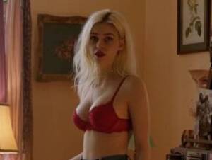 Nicola Peltz Sex Porn - NICOLA PELTZ Nude - AZnude