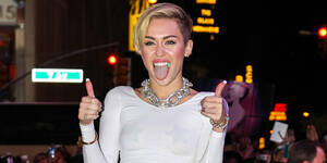 Miley Cyrus Porn Hardcore - Miley Cyrus offered $1 million to direct porn film | PEP.ph