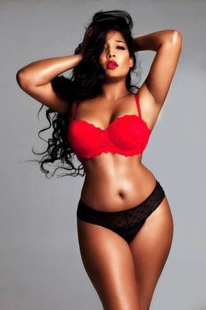 full figured naked latinas - Latina