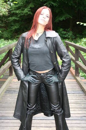 Classic Porn Redhead Leather - Sexy Redhead in Leather Porn Pic - EPORNER