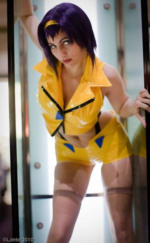 Cowboy Bebop Faye Valentine Porn - Character: Faye Valentine / From: Sunrise's 'Cowboy Bebop' Anime Series /  Cosplayer