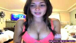 hottie on webcam - Sexy Busty Petite Slim Teen On Live Webcam - EPORNER