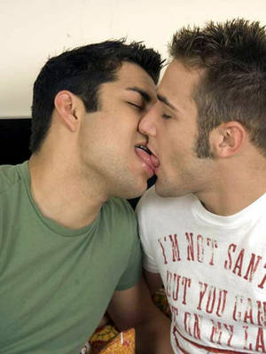 Gay Guy Tongue Kissing Porn - gay kissing