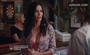 Cougar Town Lesbian - COURTENEY COX in Cougar Town