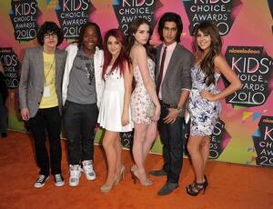 Elizabeth Gillies And Avan Jogia Porn - Avan Jogia Talks About His Nickelodeon Experience