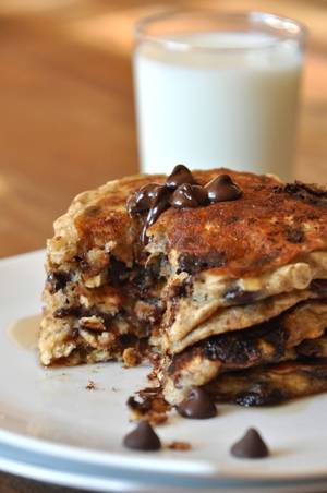 Hot Oatmeal Porn - Chocolate Chip Oatmeal Pancakes #vegan #pancakes #oatmeal #chocolate  #chocolatechip #minimalistbaker