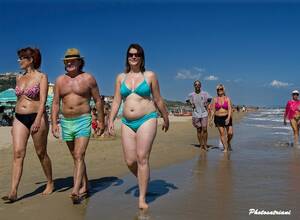 chubby nudist beach topless - 11-Fat Bulding Family Beach Fitness â€“ photosatriani