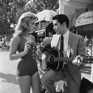 Elvis Ann Margret Fucking - Ann Margaret in a swimsuit with Elvis in a suit and tie. : r/pics