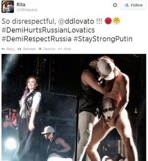 Demi Lovato Porn Captions - BBCtrending: The anti-Putin gay kiss at Lovato gig - BBC News