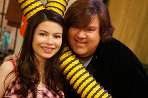 Miranda Cosgrove Porn Rule - Quiet on the Set: The Dark Side of Kids TV': Where to watch, stream