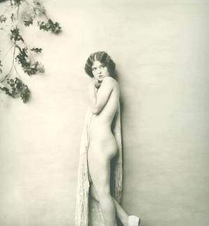 1920 vintage celebrity nudes - Clara Bow by Alfred Cheney Johnston, 1924.