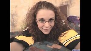 Curly Hair Glasses Porn - Curly hair amateur fucks toy - XNXX.COM