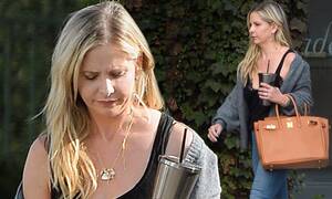 anal chubby sarah michelle gellar - Sarah Michelle Gellar emerges after apologizing amid backlash to her  'dangerous' and 'damaging' post | Daily Mail Online