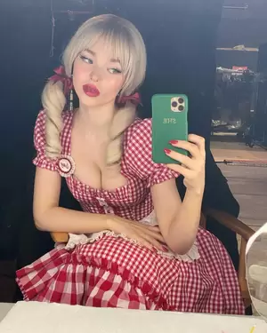 Disney Tv Girl Porn - The disney channel girl dove cameron has grown up nude porn picture |  Nudeporn.org