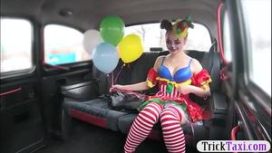 Clown Girl Fucked - Gal in clown costume fucked by the driver for free fare - XVIDEOS.COM