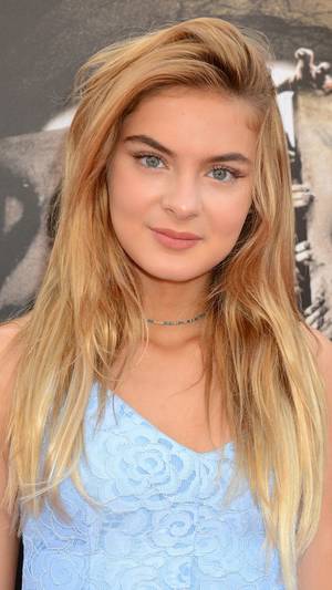 Brighton Sharbino Sex Porn - Brighton Sharbino como Lizzie Samuels | The Walking Dead