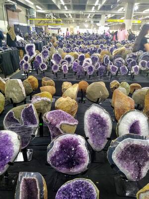 bololo hentai - Denver's Rock and Mineral Show....Amethyst Collection (Small portion) :  r/MineralPorn