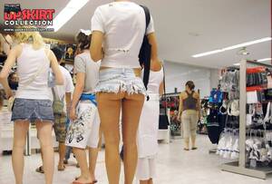 accidental upskirt store - Accidental upskirts in public places