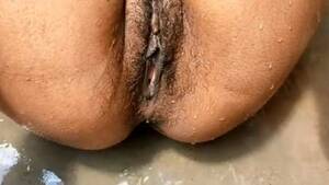 desi black pussy - Desi black pussy gets wet in cum and piss - Indian xxx videos