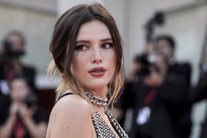 Cyrus Bella Thorne Disney Porn - Bella Thorne: Female directors made me 'uncomfortable'