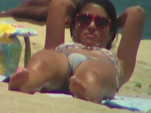 beach voyeur pussy bulge - Caught looking at hot pussy bulge